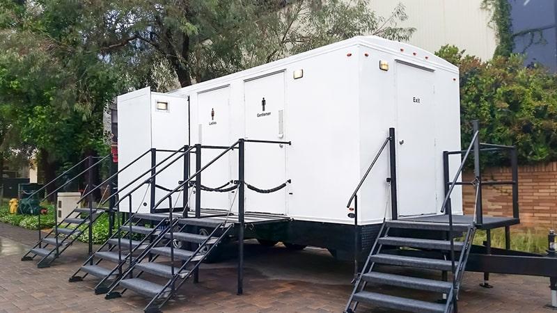 our luxury restroom trailers are designed with environmentally friendly features to minimize their impact on the environment